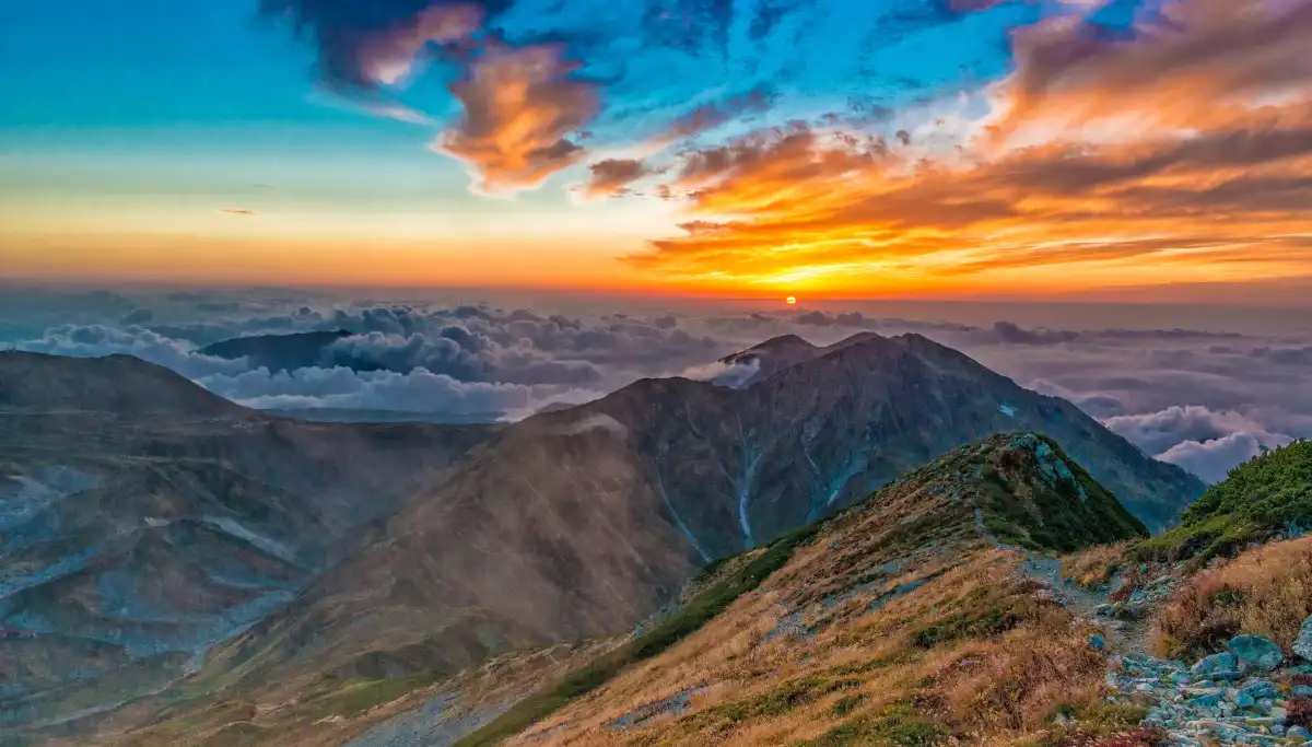 Sunrise over a South African hiking trail